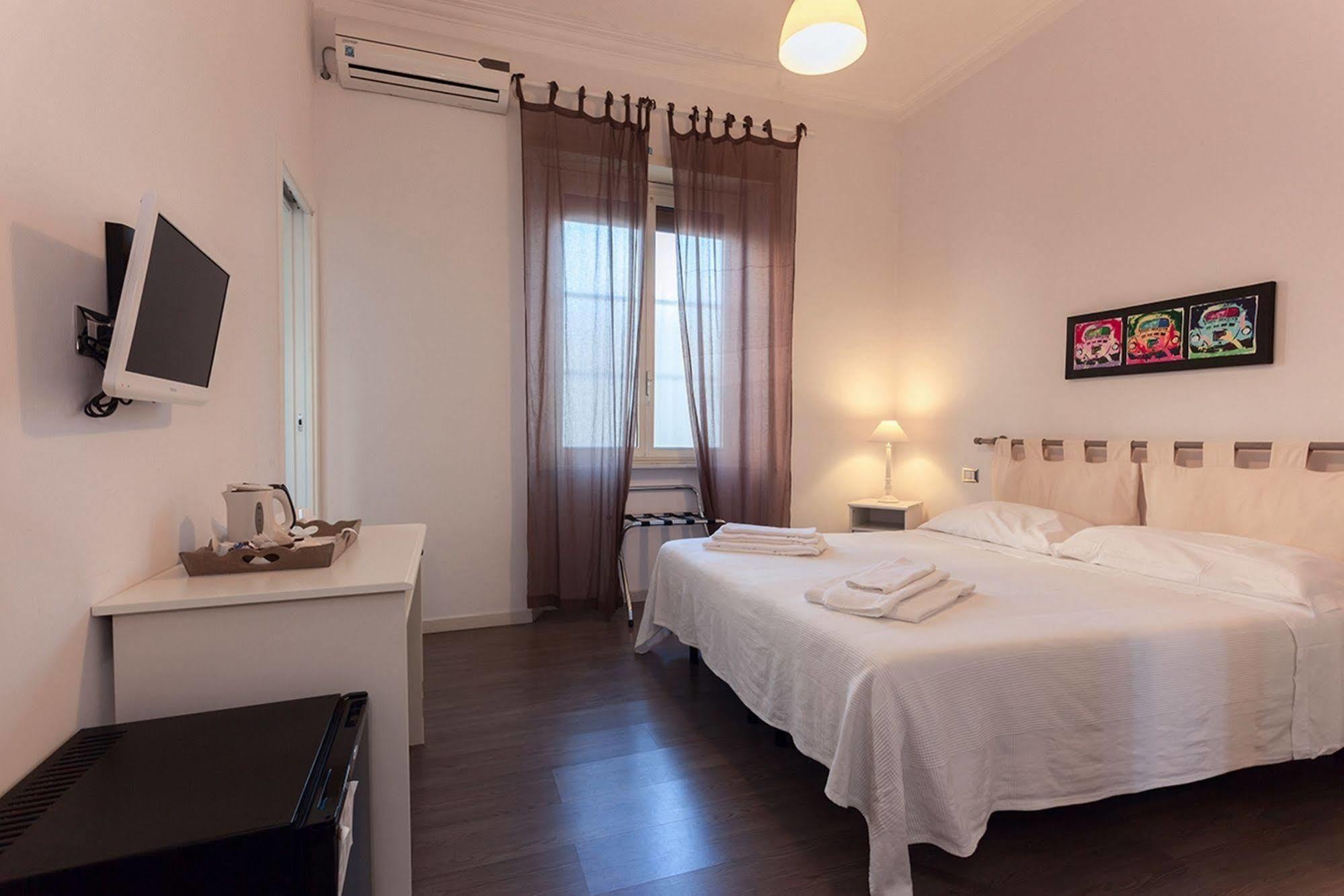 B&B Ai 2 Papi Rome Bagian luar foto