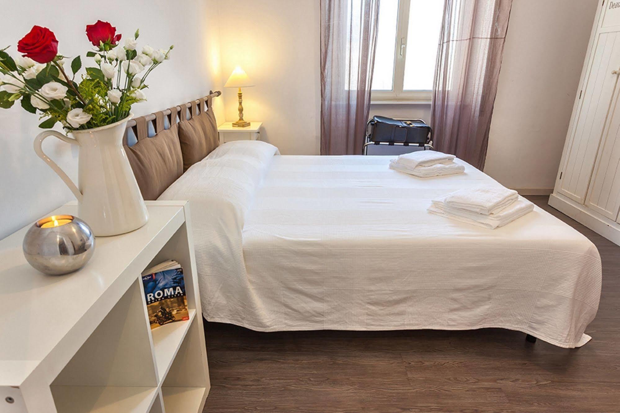 B&B Ai 2 Papi Rome Bagian luar foto