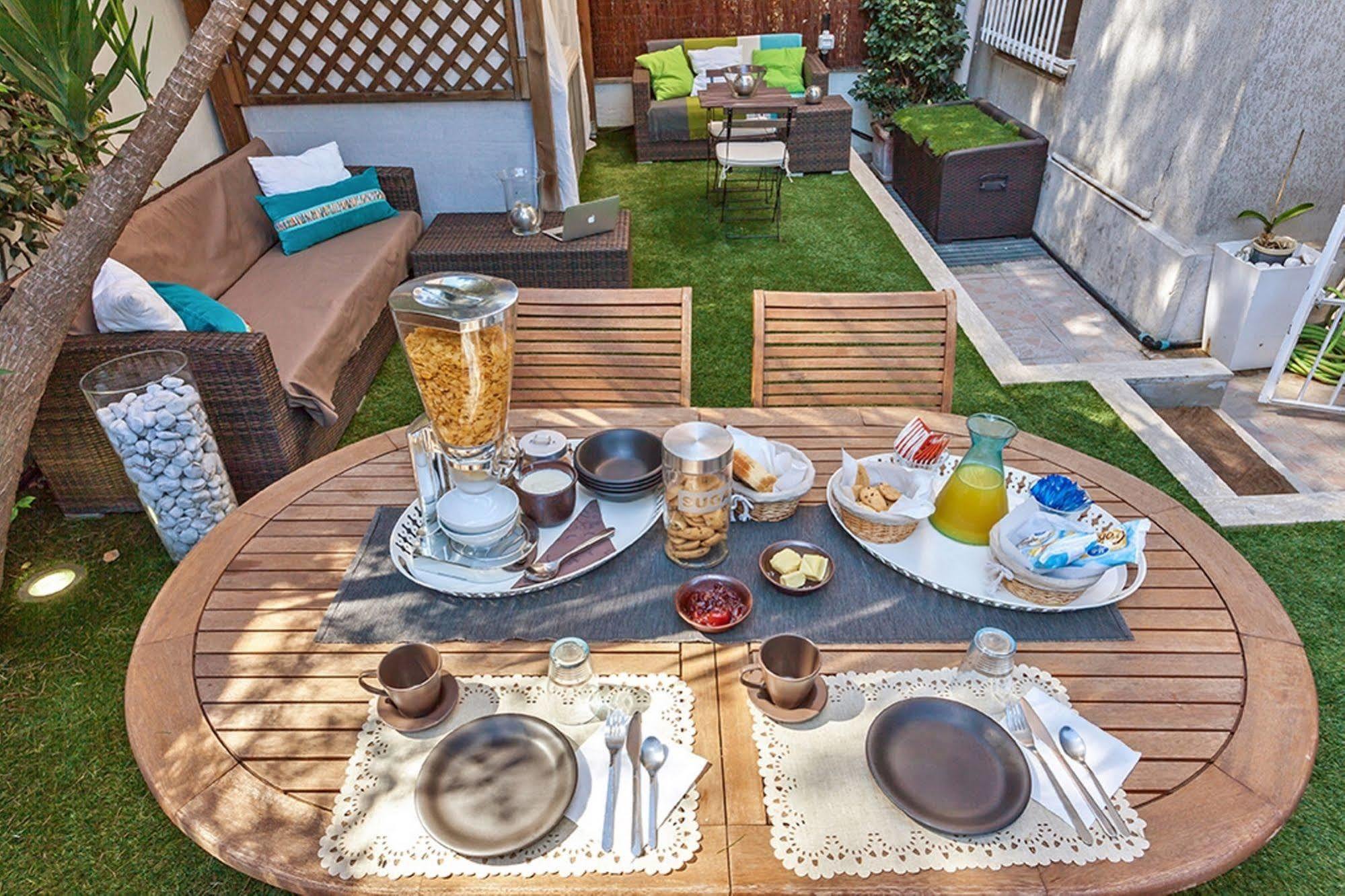 B&B Ai 2 Papi Rome Bagian luar foto